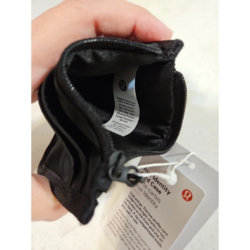 NWT Lululemon True Identity Card Case Black $28 Sold‎ Out